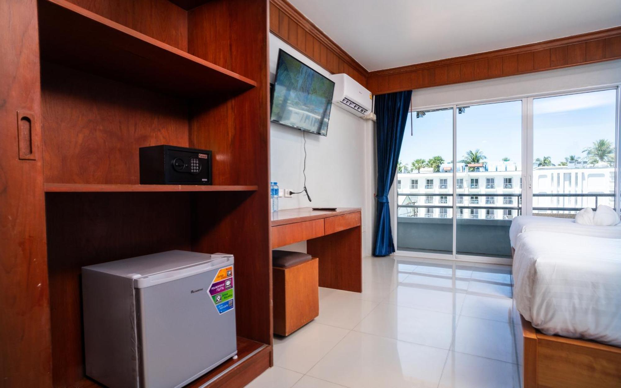 Gp House Phuket Patong Beach ภายนอก รูปภาพ