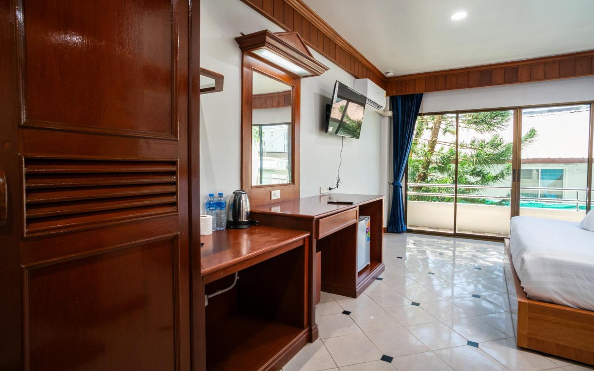 Gp House Phuket Patong Beach ภายนอก รูปภาพ