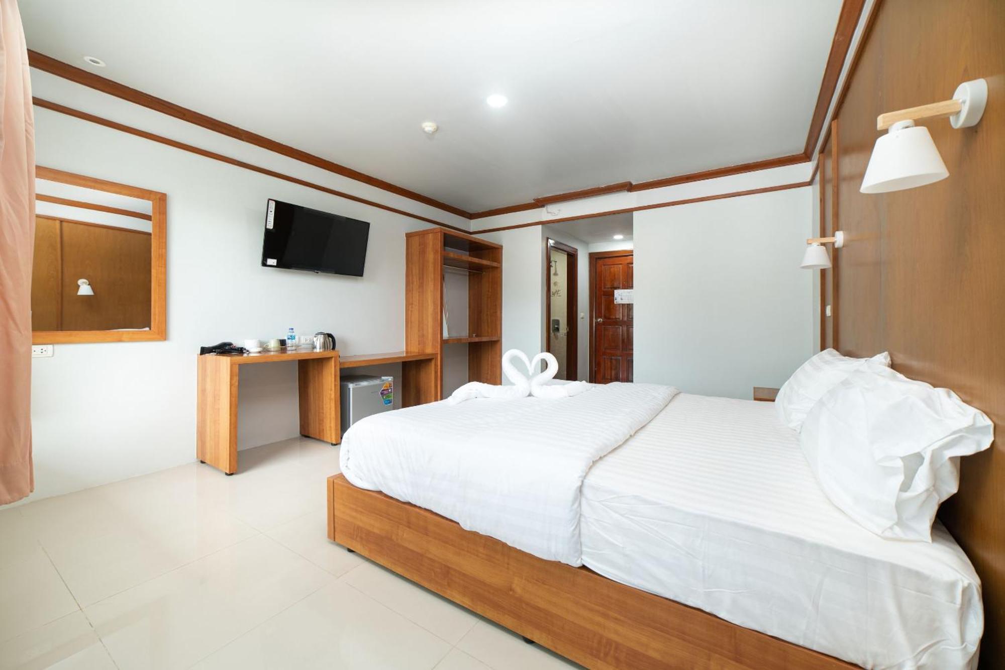 Gp House Phuket Patong Beach ภายนอก รูปภาพ